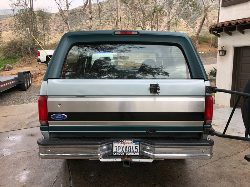 Illustration for article titled At $7,900, Would It Take Wild Horses To Drag You Away From This 1996 Ford Bronco XLT?